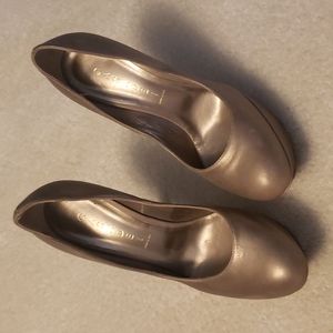 Casadei size 9 color GOLDEN LEATHER USED CONDITION NOT BAD 100% AUTHENTIC